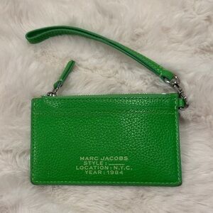 Marc Jacobs Vibrant Green Pebbled Leather Wristlet Card Case